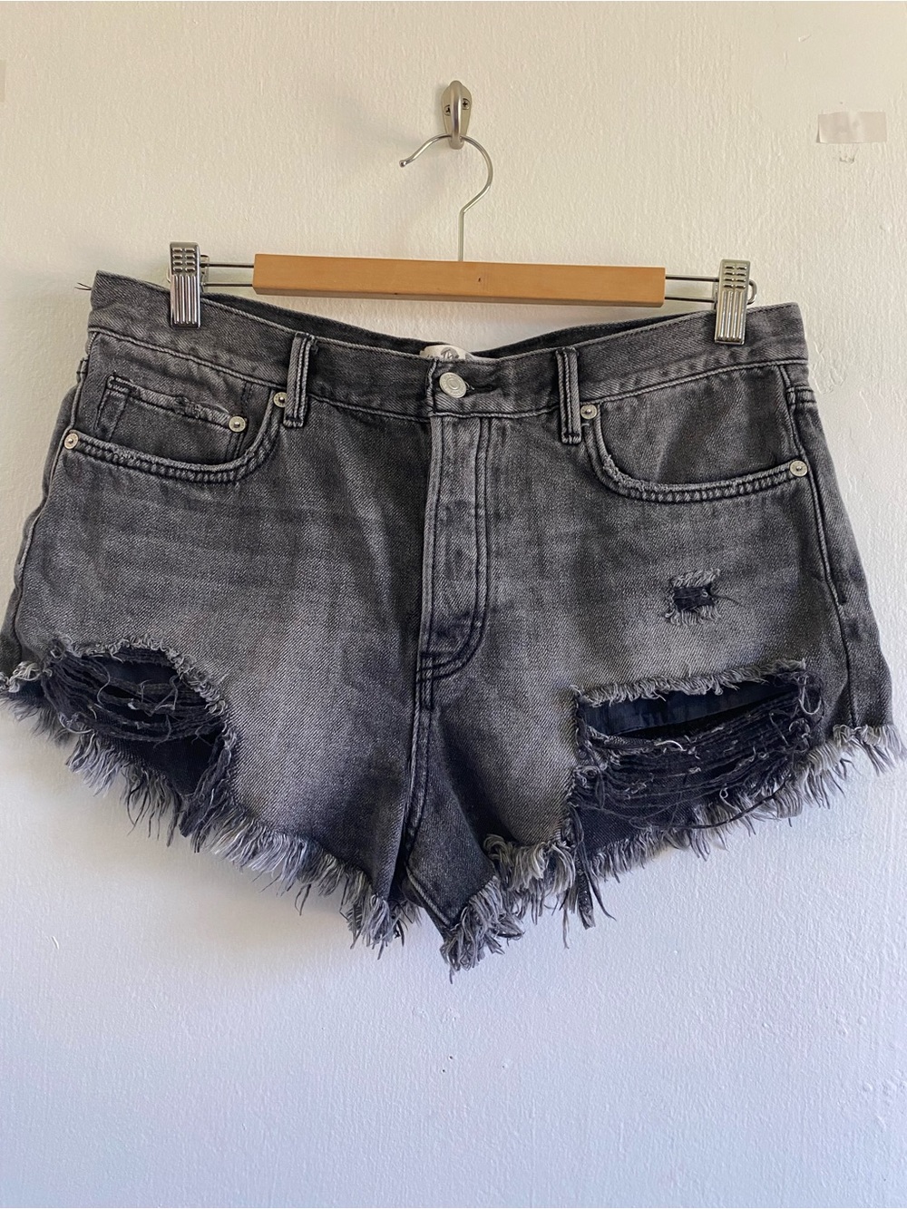 Free People Loving Good Vibrations Shorts in Size 30 Beachy festival - Picture 4 of 8